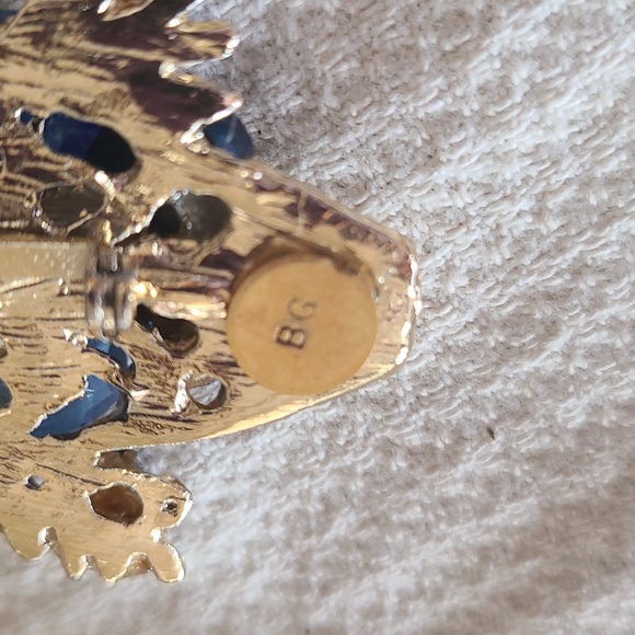 BG Rhinestone Pin - Picture 4 of 8